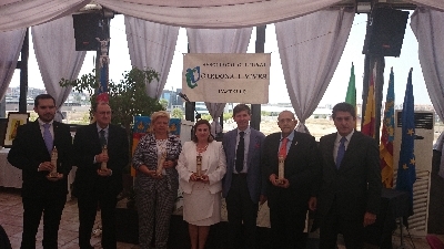 Ángeles Pedraza recibe el premio 